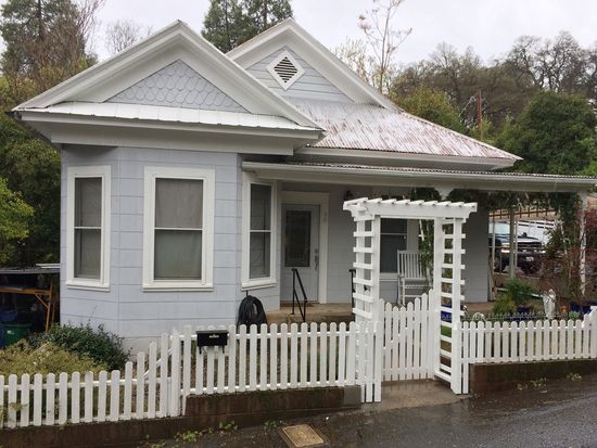 98 Oak St Sonora Ca 95370 Zillow