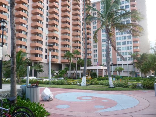 2899 Collins Ave Apt 1040 Miami Beach Fl 33140 Zillow