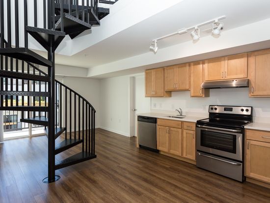 Metro Village Apartment Rentals Washington Dc Zillow