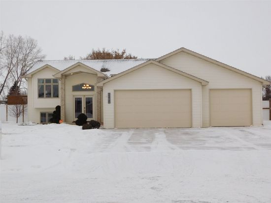 2420 4th Ave Sw Minot Nd 58701 Zillow