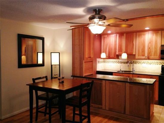4 Hallmark Gdns Apt 1 Burlington Ma 01803 Zillow 4 Hallmark Gdns Apt 1 Burlington Ma 01803 Zillow