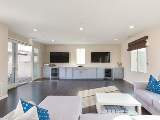 5542 Palm Dr Hawthorne Ca 90250 Zillow