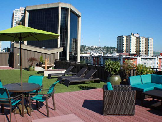 Moda Apartment Rentals Seattle Wa Zillow Moda Apartments Rooftop Deck With City Views