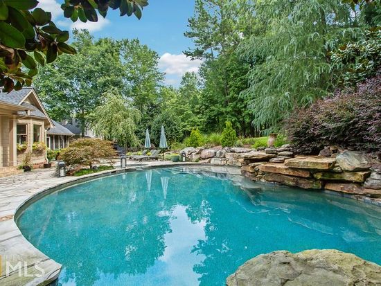 10 Old Mountain Dr, Powder Springs, GA 30127