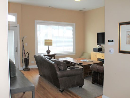 1815 N Clybourn Ave Apt 2 Chicago Il 60614 Zillow