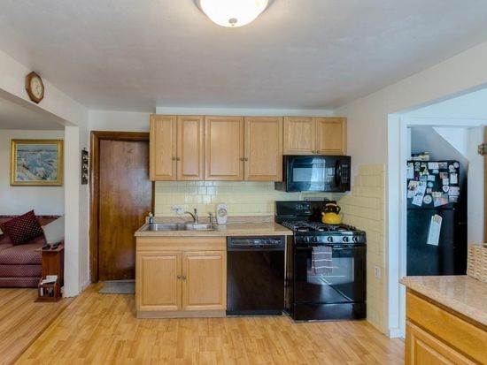 9 Division St Apt 2f Worcester Ma 01604 Zillow