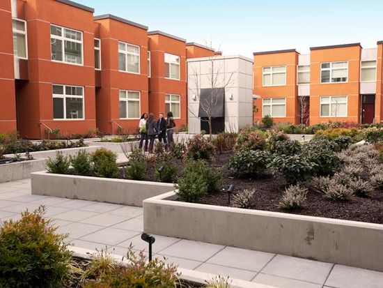 Library Place Apartment Rentals Everett Wa Zillow Courtyard