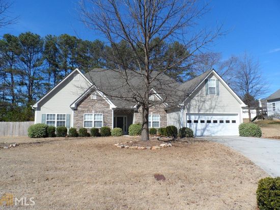 355 Henderson Lake Dr, Loganville, GA 30052