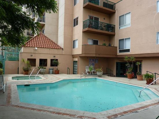 1210 North Cherokee Ave Apartment Rentals Los Angeles Ca Zillow