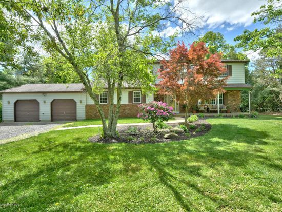 197 Burlington Path Rd, Cream Ridge, NJ 08514