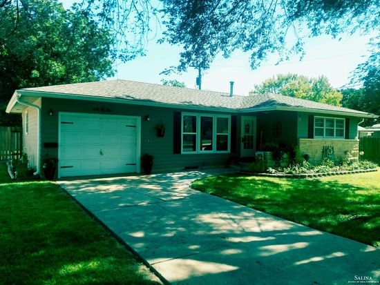 1823 Norton St Salina Ks 67401 Zillow