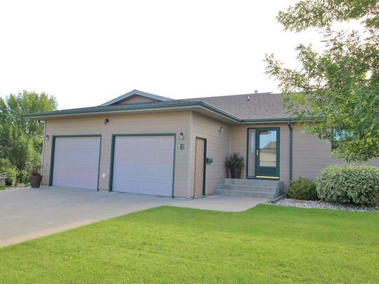 824 35th Ave Sw Apt E Minot Nd 58701 Zillow