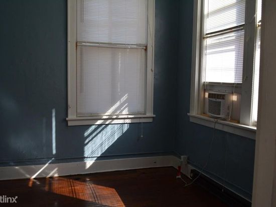 302 N Main St Mitchell Sd 57301 Zillow