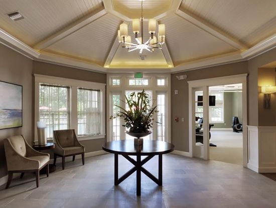 Residences At 299 Apartment Rentals Farmington Ct Zillow Clubroom