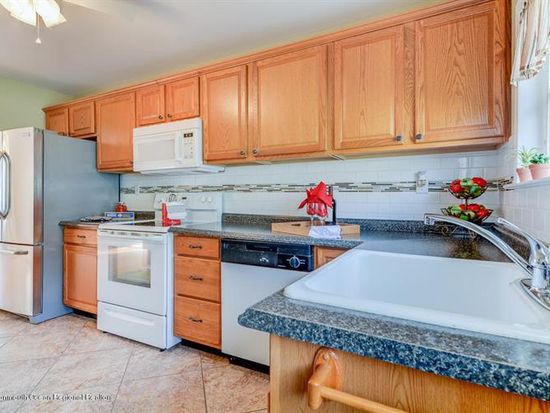 30 Fontana St Toms River Nj 08757 Zillow 30 Fontana St Toms River Nj 08757 Zillow