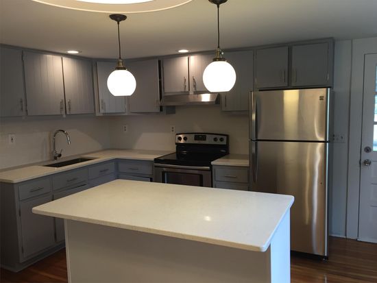 117 Pine St Manchester Ct 06040 Zillow