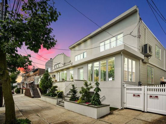 66 12 79th Pl Middle Village Ny 11379 Zillow