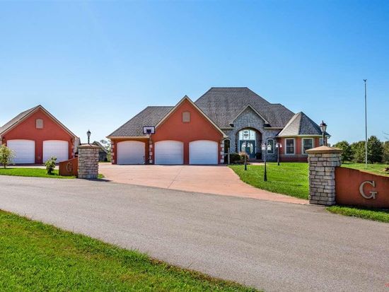 3210 Sweet William Ln Sedalia Mo 65301 Zillow