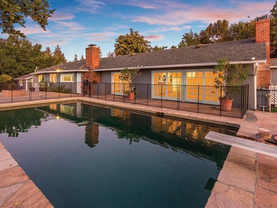 5011 Casa Dr Tarzana Ca 91356 Zillow