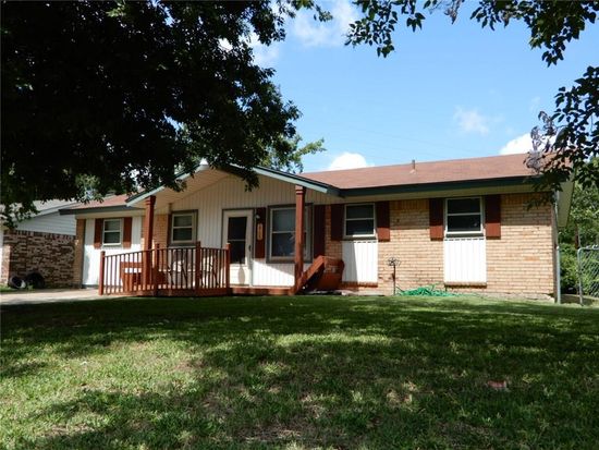 1709 Avenue A Grand Prairie Tx 75051 Zillow