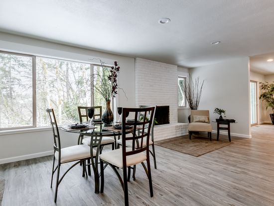 557 E 39th Pl Eugene Or 97405 Zillow