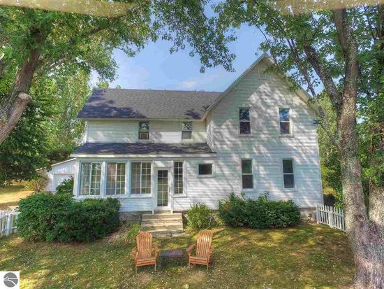 9945 E Solem Rd Suttons Bay Mi 49682 Zillow