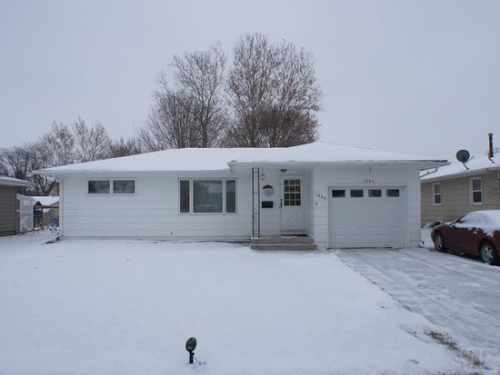 1004 Madsen Ave Webster City Ia 50595 Zillow