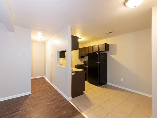 1315 Lemans Ct Apt 702 Indianapolis In 46205 Zillow 1315 Lemans Ct Apt 702 Indianapolis In 46205
