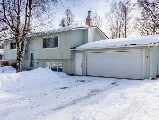 Hangar Home Design North Of Anchorage Alaska 3 Car Garage Efficiency Down Stairs Living Upstairs Beautiful View To The Northwest Casas Barraca Condominio