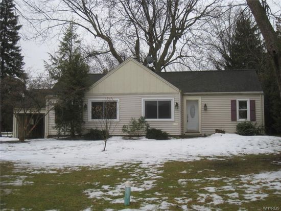 1096 Escarpment Dr, Lewiston, NY 14092