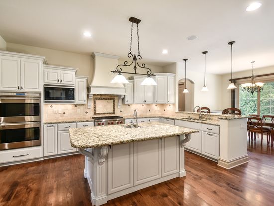 1735 Wedgewood Dr E Elm Grove Wi 53122 Zillow