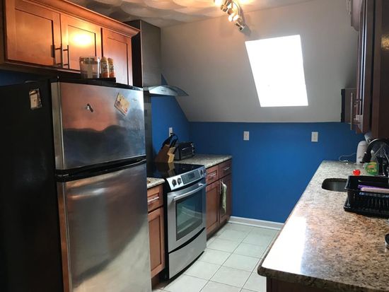 9 Glen St 1 North Providence Ri 02911 Zillow