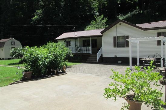 633 Barren Creek Rd Clendenin Wv 25045 Realestate Com