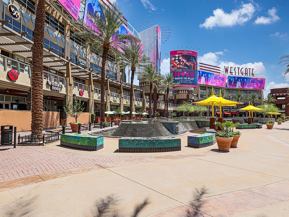 The Westgate Entertainment district offers loads of shopping and dining.