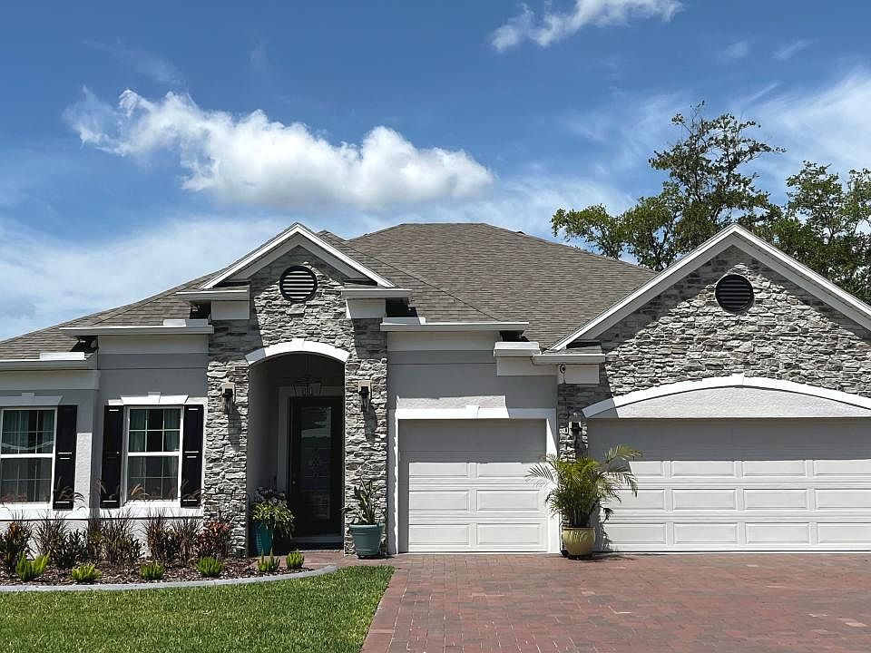 The only new homes with oversized homesites, included 3-car garages, located 1 mile to The Villages.