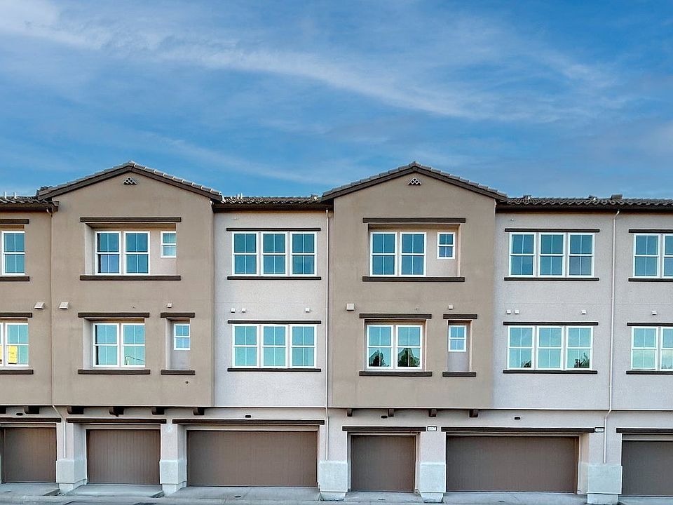 Alicante at Arroyo Crossings by Trumark Homes I Livermore, CA