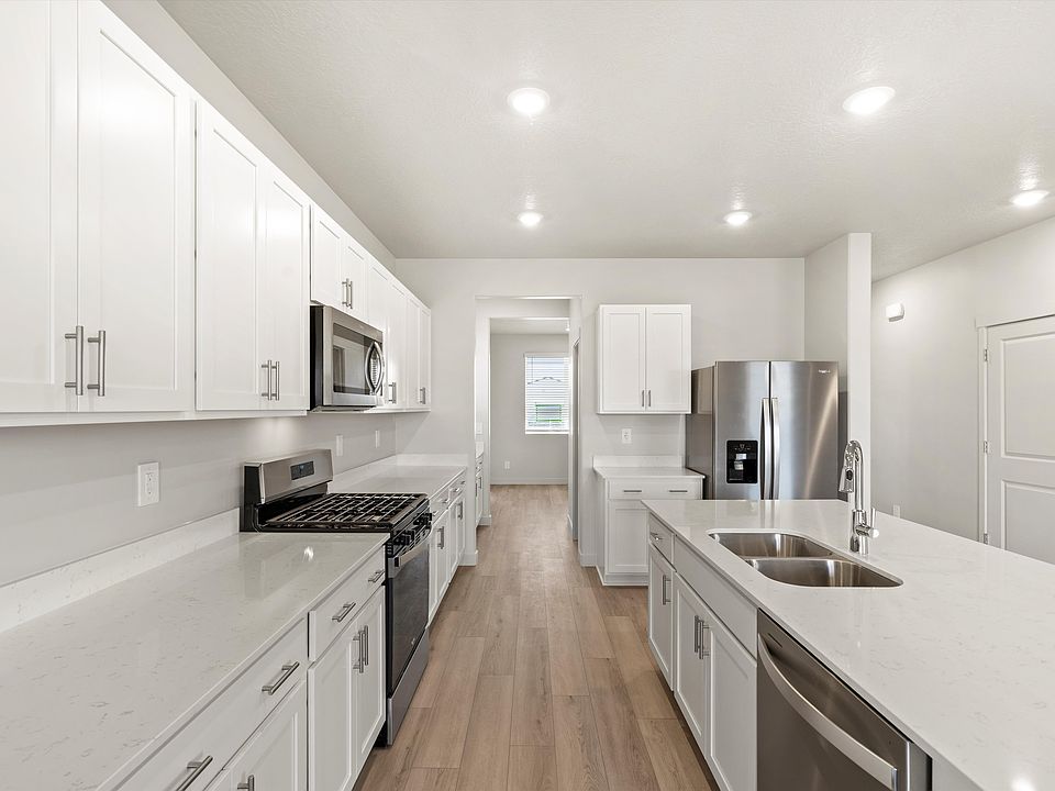 SLC_Westwood-Residence-6_ 4281_Kitchen_A_3553-S-3150-W-St-West-Haven-UT.jpg