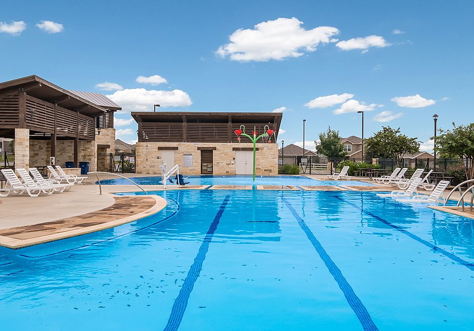Voss Farms Amenity Pool 1of6