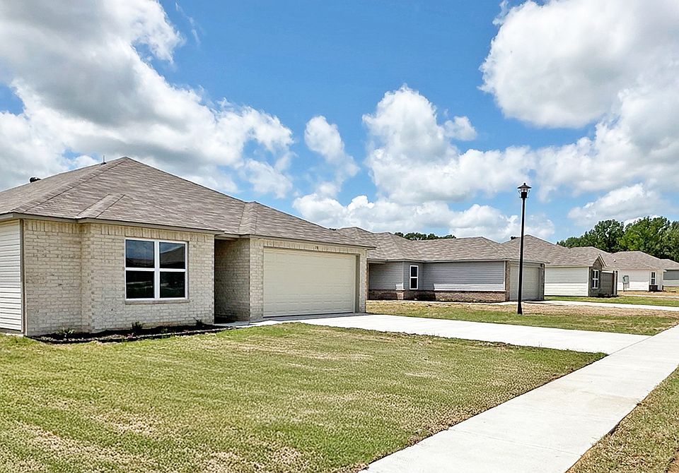 White Oak Crossing Streetscape