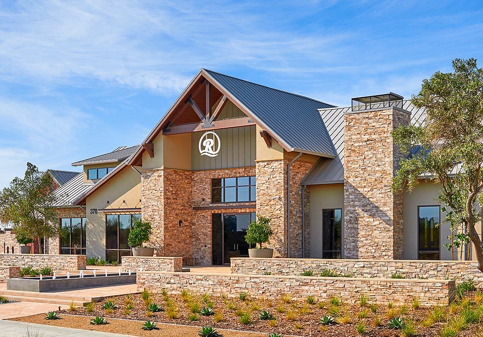 Riverstone clubhouse amenity exterior