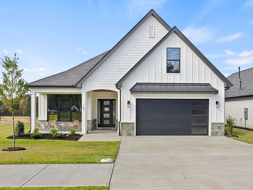 Aurora C - Front Exterior 1