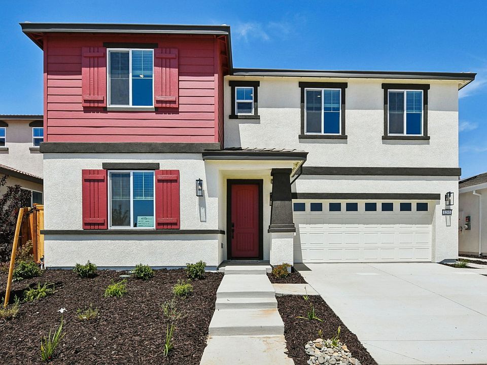 Welcome to 1295 Revere Loop in Monument of Liberty Ranch in Galt, CA.