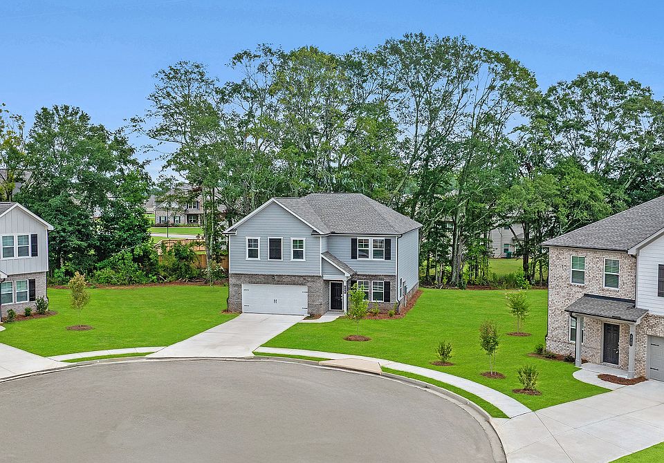 Peeksville Landing Streetscape 1of2 120425