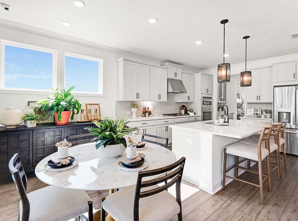 hj-ga-atlanta-oakmead-essex-lot-model-kitchen-003