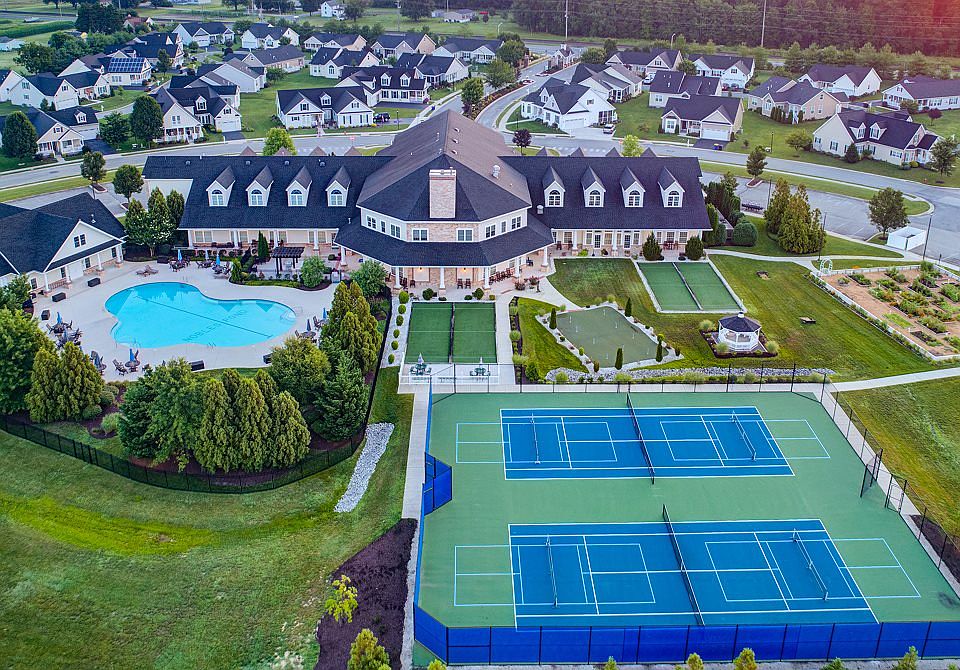 Nobles Pond Clubhouse and sport courts aerial