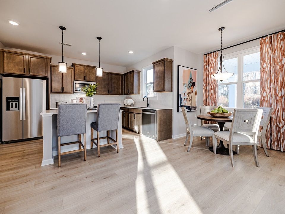The Brooks Kitchen and Breakfast Nook
