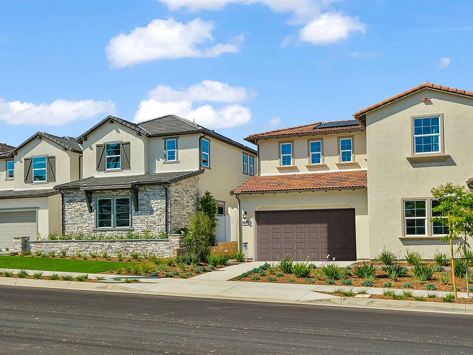 Amora pic streetscape