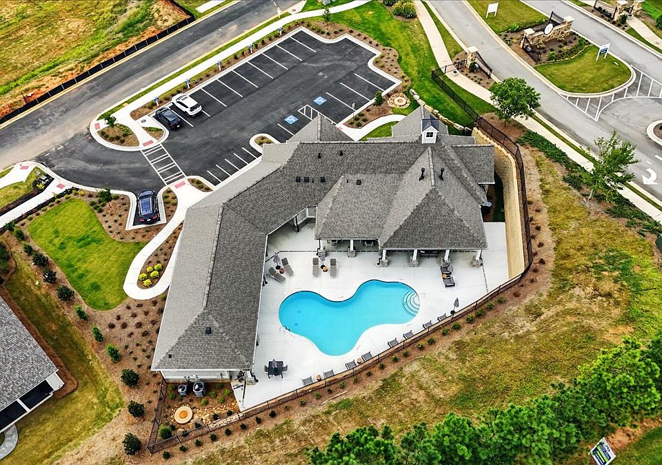Private amenity center