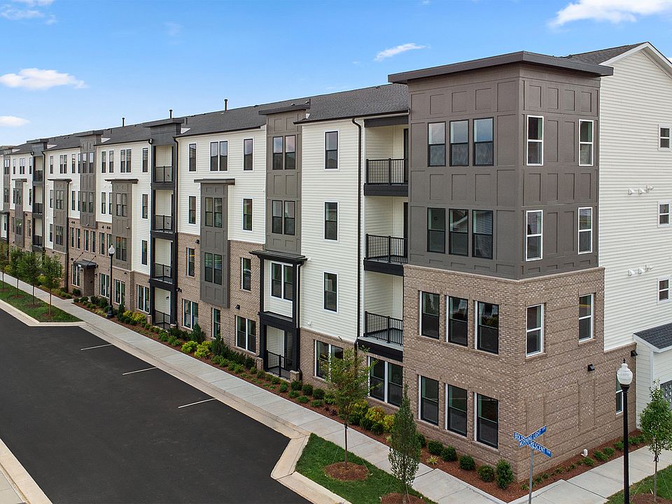 Birchwood at Brambleton - Condominiums