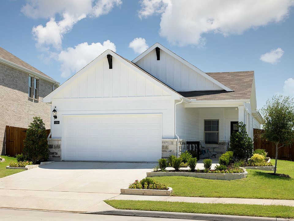The Carlsbad s exterior featured at Trails of Lavon